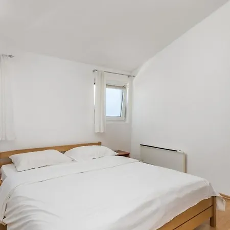 Rona Ivana Apartment *