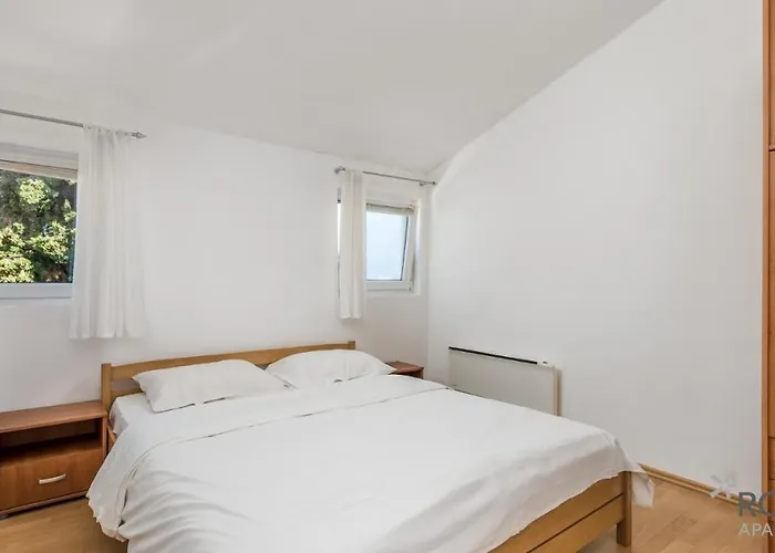 Rona Ivana Appartement *